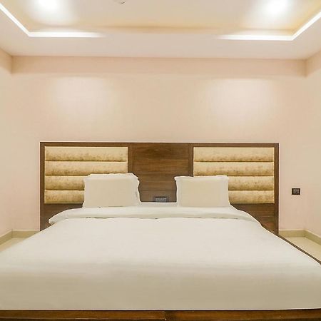 Fabhotel Mid Town Grand Панчкула Экстерьер фото