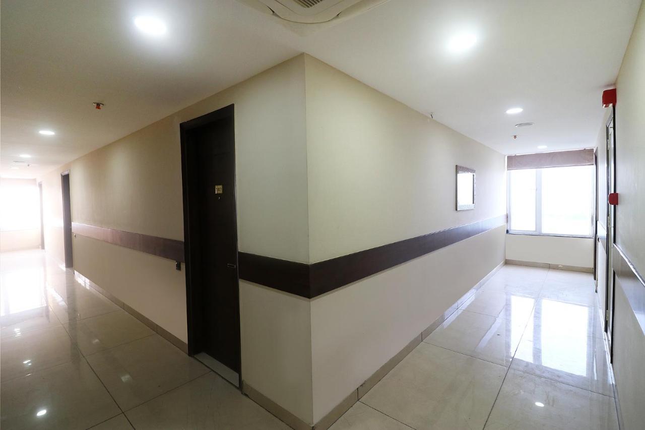 Fabhotel Mid Town Grand Панчкула Экстерьер фото