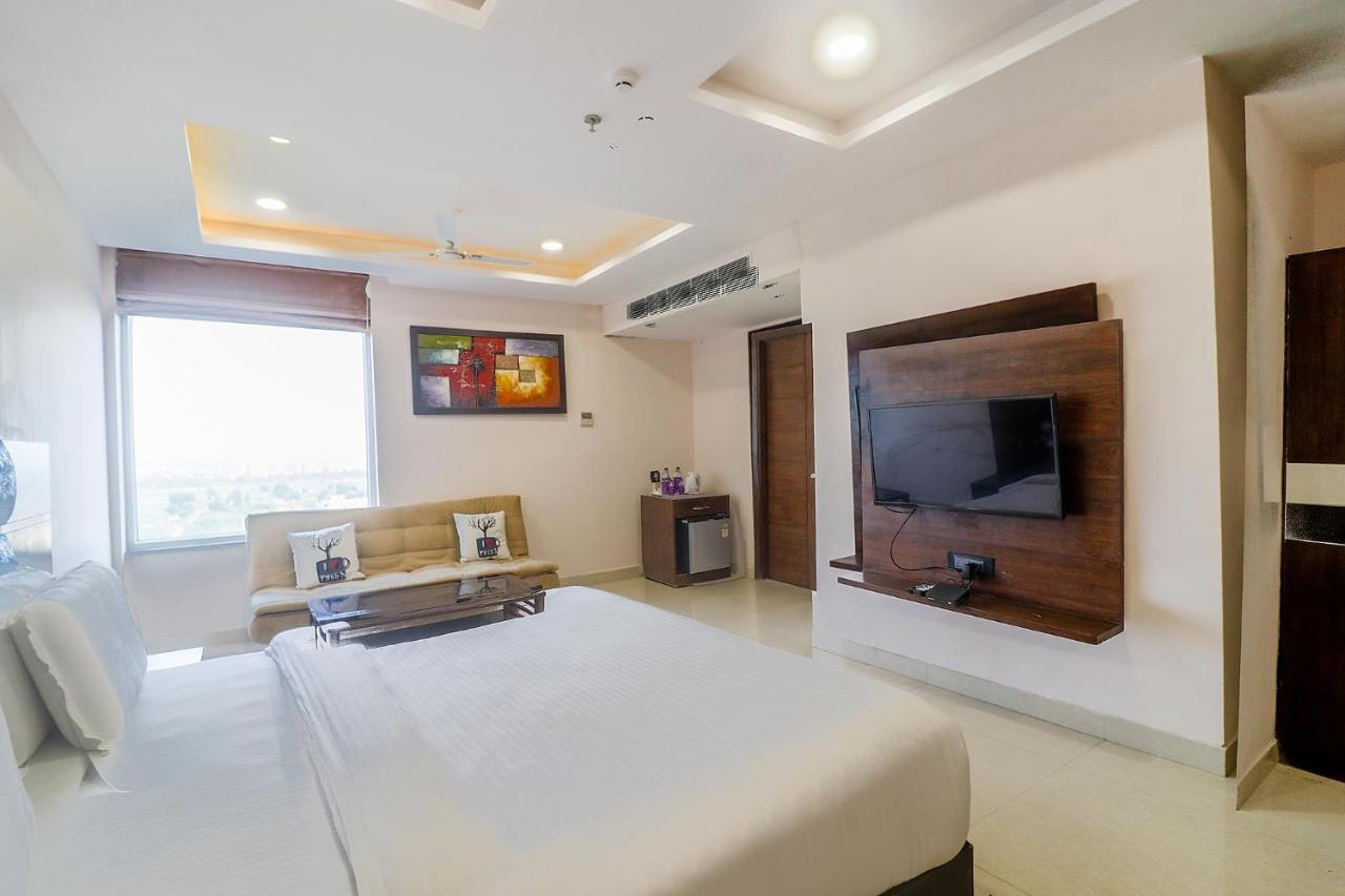 Fabhotel Mid Town Grand Панчкула Экстерьер фото