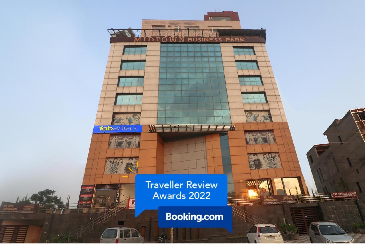 Fabhotel Mid Town Grand Панчкула Экстерьер фото
